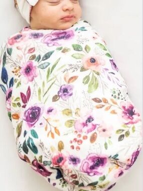 Mama coco swadlle    - Blush and Sage